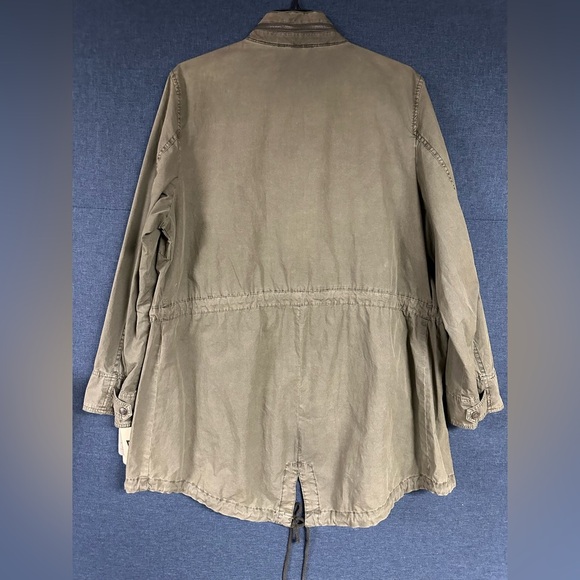 Levi Jacket - Picture 2 of 4